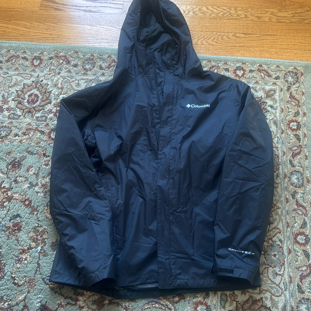 Men’s Columbia, hooded rain jacket
